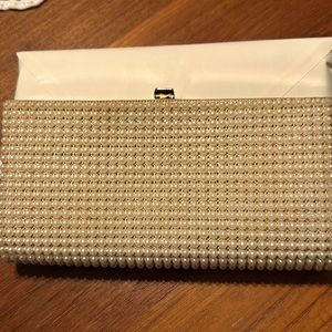 3/$18 Vintage off-white beaded clutch